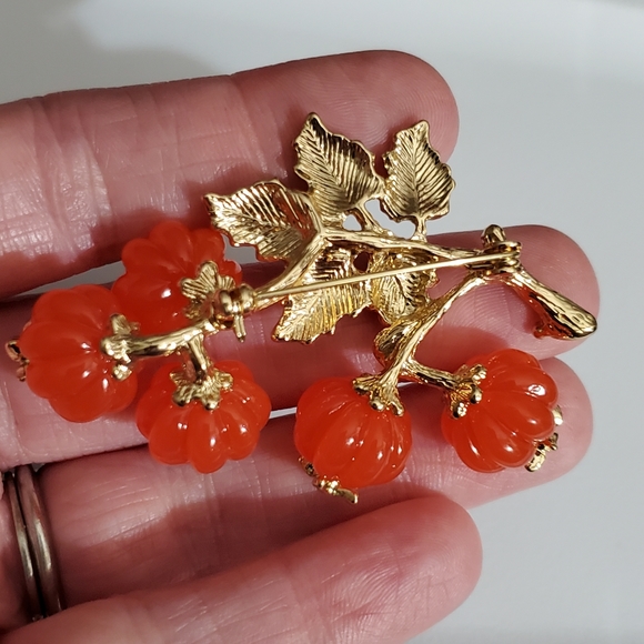 Pumpkin patch brooch berries persimmon pin Beautiful beads enamel vintage style - Picture 10 of 14